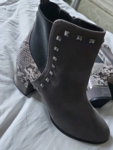 Moda pelle kyanti - kyanti, studded