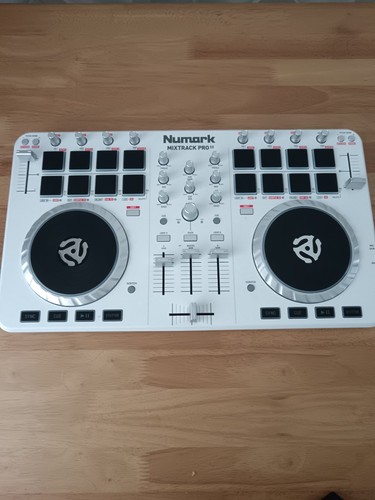 Numark mixtrack pro dj - pro,