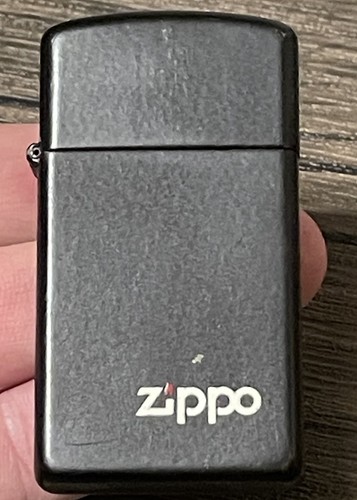 Vintage slim line zippo - line,