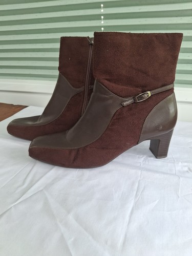 Women size two - tone, brown