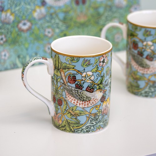 William morris strawberry - william,
