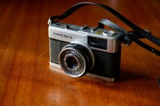 Vintage Olympus Trip 35 Compact Film Camera Working w/ D. Zuiko 40mm F/2.8 Lens