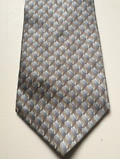 VAN HEUSEN 100% SILK MADE IN