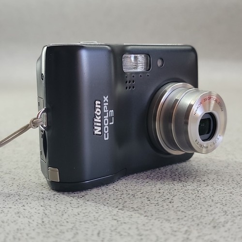 Nikon coolpix 1mp compact - nikon,