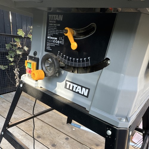 Titan ttb763tas 1500w - 1500w, table