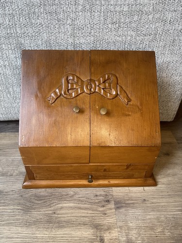 Victorian hand carved - hand,