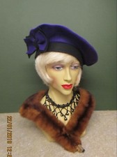 LADIES 1940S HAT PURPLE & BLACK WITH BOW  DECORATION 