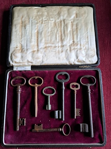 Job lot box 7 - , antique