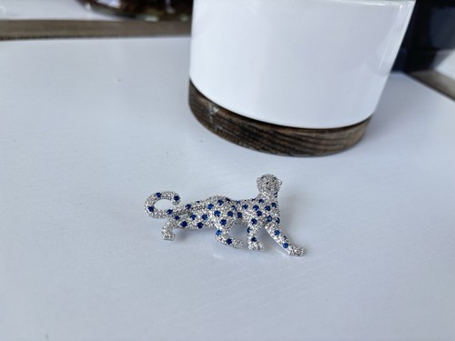 Blue pavé set panther - blue, pavé-set
