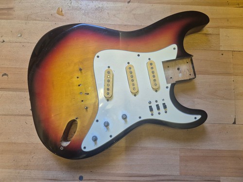 Vintage strat style body - vintage,