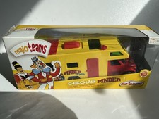 Majorette Pinder Circus Camper