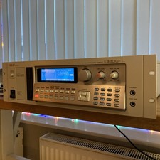 AKAI S3200xl Sampler 32mb 2nd