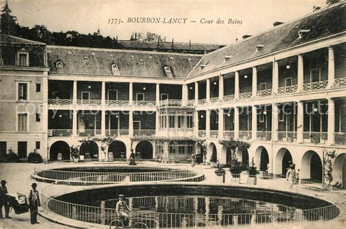Bourbon lancy cour des bains - cour,