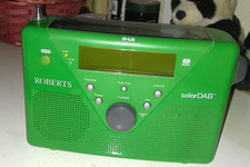 ROBERTS FUNKY GREEN SOLAR DAB 2 PORTABLE DIGTAL RADIO WITH DC MAINS PLUGGED LEAD