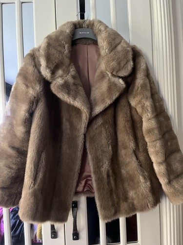 Astraka london furrier fox - london, fur