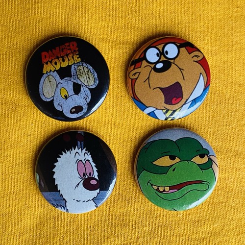 Danger mouse 25mm pin badge - 4x,