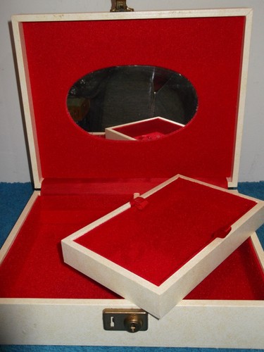 Vintage cream jewellry box 2 - jewellry,