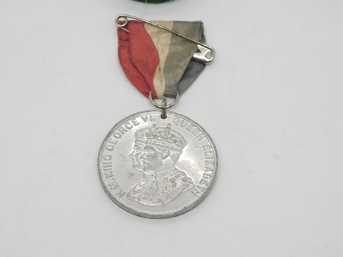 King george white metal - vi,
