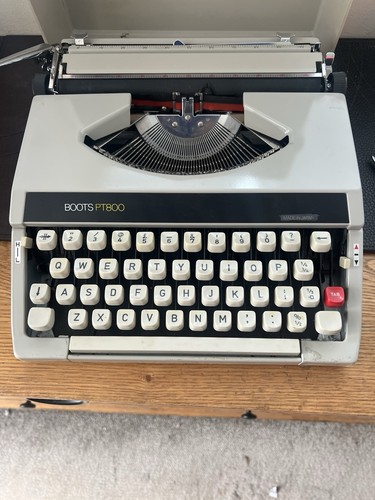 Vintage boots pt800 typewriter - pt800,