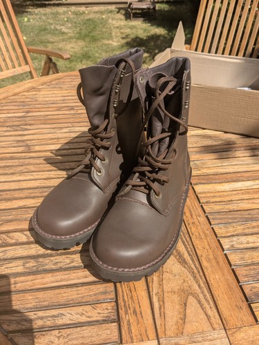 Brand new and unworn - , green