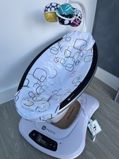  Mamaroo 4.0 Plush Rocker/Bouncer/Multi Motion Swing - Multicolour. RRP: £300