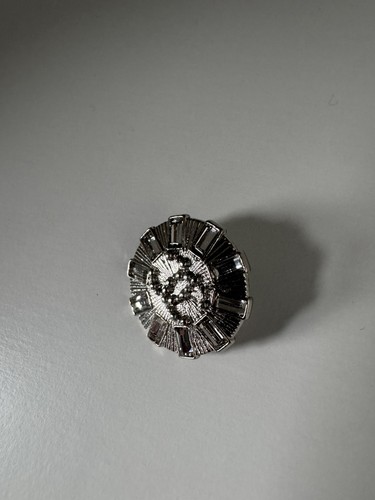 One vintage chanel button - chanel,