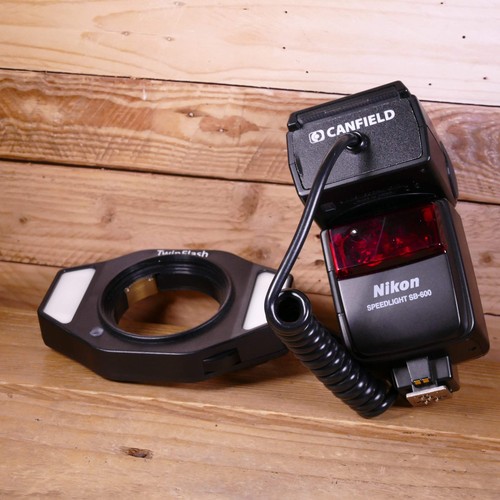 Used nikon 600 speedlight - sb-600,