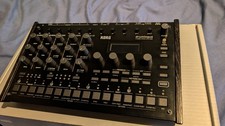Korg Drumlogue Hybrid Drum Machine
