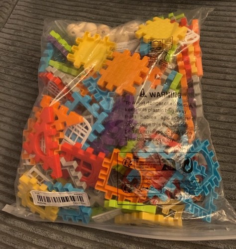 Multicoloured plastic - multicoloured,