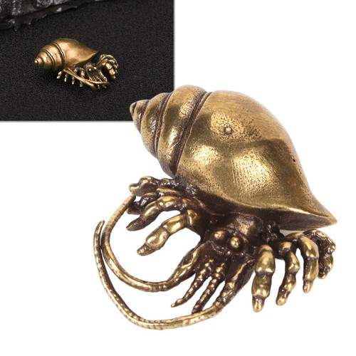 Brass hermit crab staute - hermit,