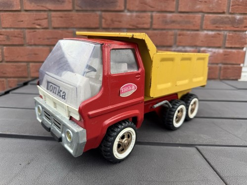 Tonka dump truck - truck, vintage