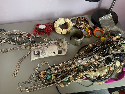 Mixed costume jewellery - mixed,