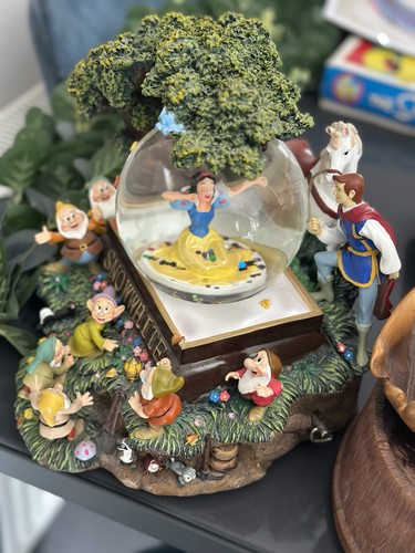 Disney snow white - snow, snowglobes