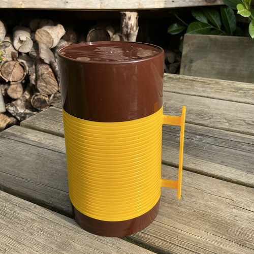 Vintage retro 1970s yellow - 1970s,