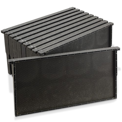 Black plastic - black,