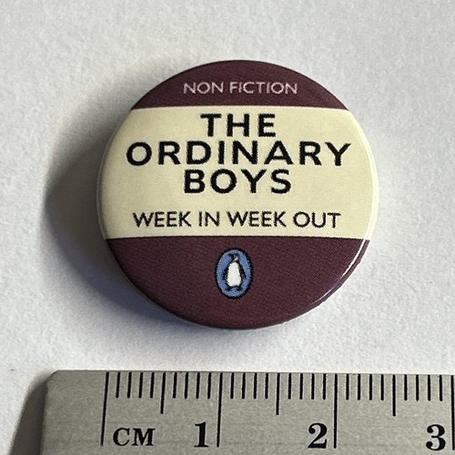 Small collectible pin - small,