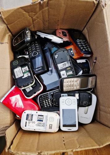 Job lot 100 old mobile - job, of