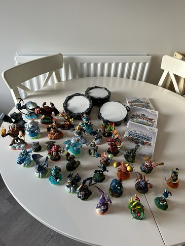 Skylanders bundle figures and - skylanders,