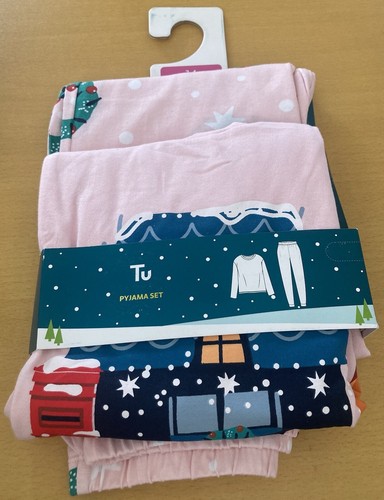 Ladies christmas scene - ladies,