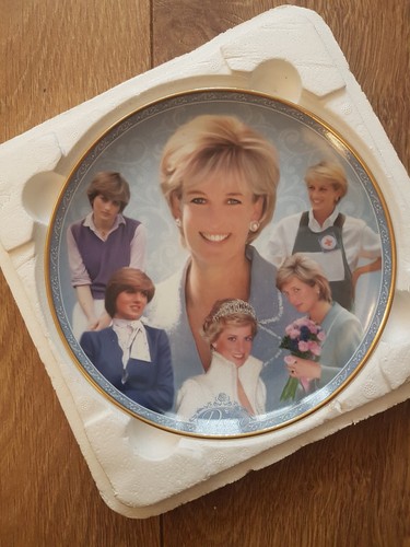 Royal worcester danbury mint - royal,