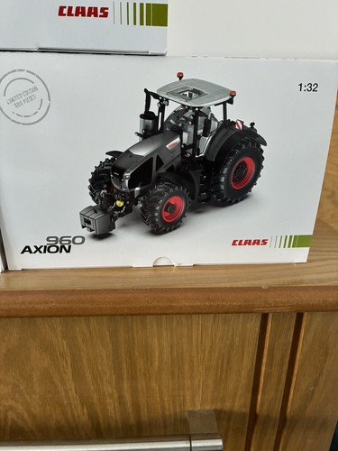 Claas 960 axion britains - 960,