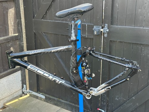 Scott limited genius medium - mc,