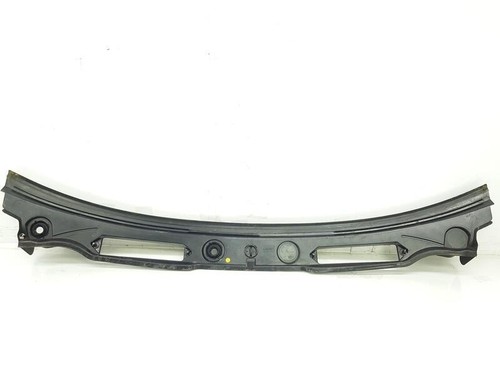 15677210 molding 51712990023