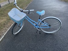 Victoria Pendleton Littleton Girls Bike With Basket And Bell