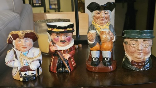 Royal doulton small toby jugs - royal,