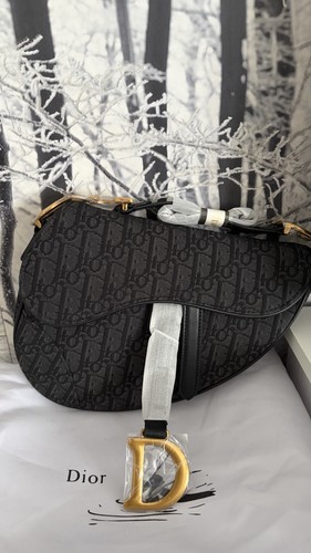 Black saddle medium - black,