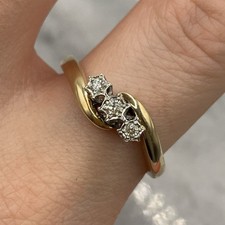 Diamond Trilogy Twist Ring 9ct 375 Yellow Gold - Size S