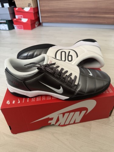 Nike total unworn - 90,