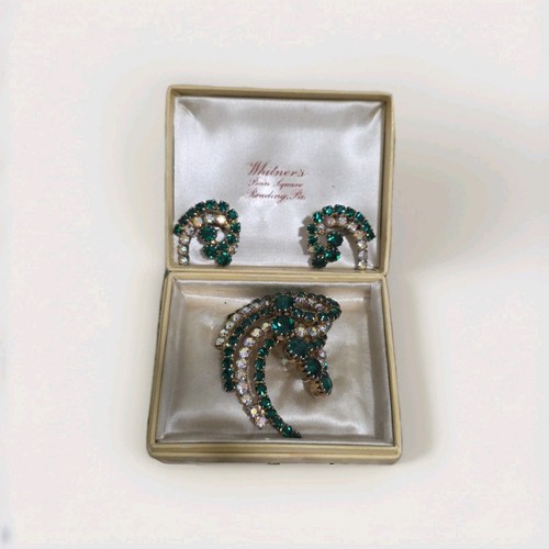 Black crystal rhinestone swirl - crystal,