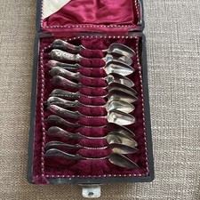 12 Delicate Vintage Twisted Silver Coffee Spoons In Case: Ronca Middelburg
